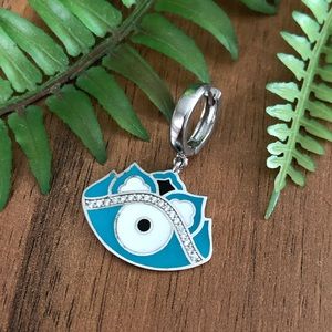 Blue and white eye shaped necklace and earing!